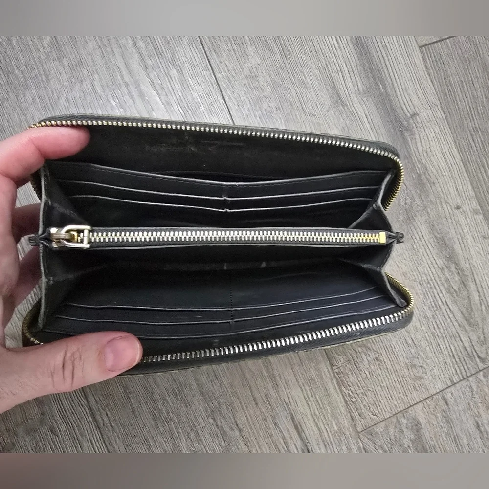 Miu Miu Croc Leather Green Wallet Zipper Luxury Mobwife Boho Classic
